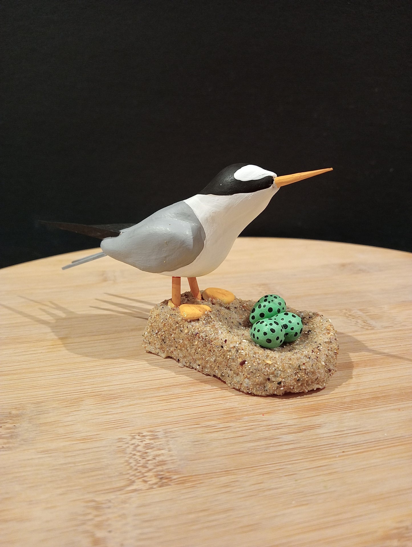 Sterne Naine sur son nid -Figurine