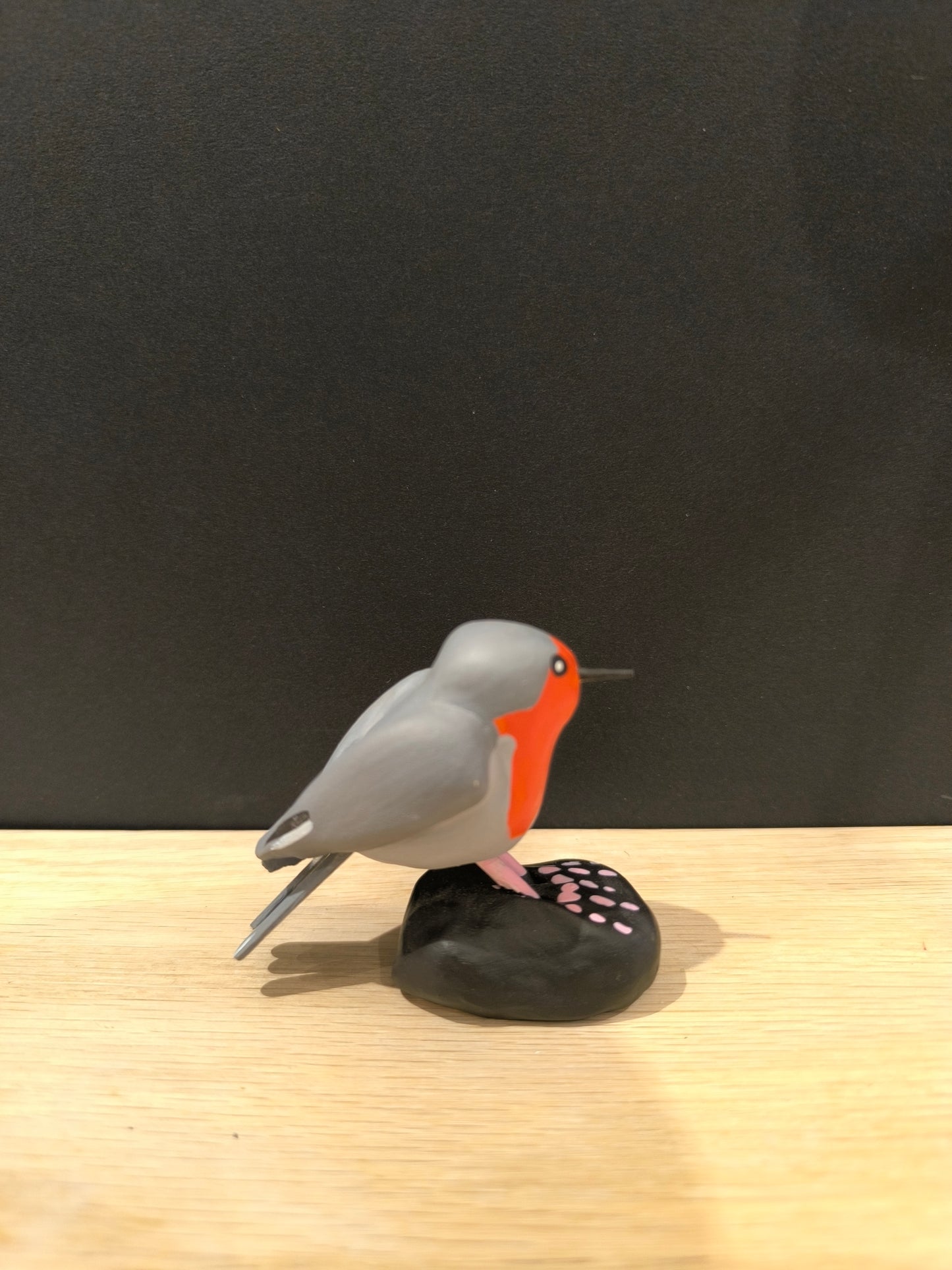 Figurine sculptée oiseau Rouge gorge. Fait main en France