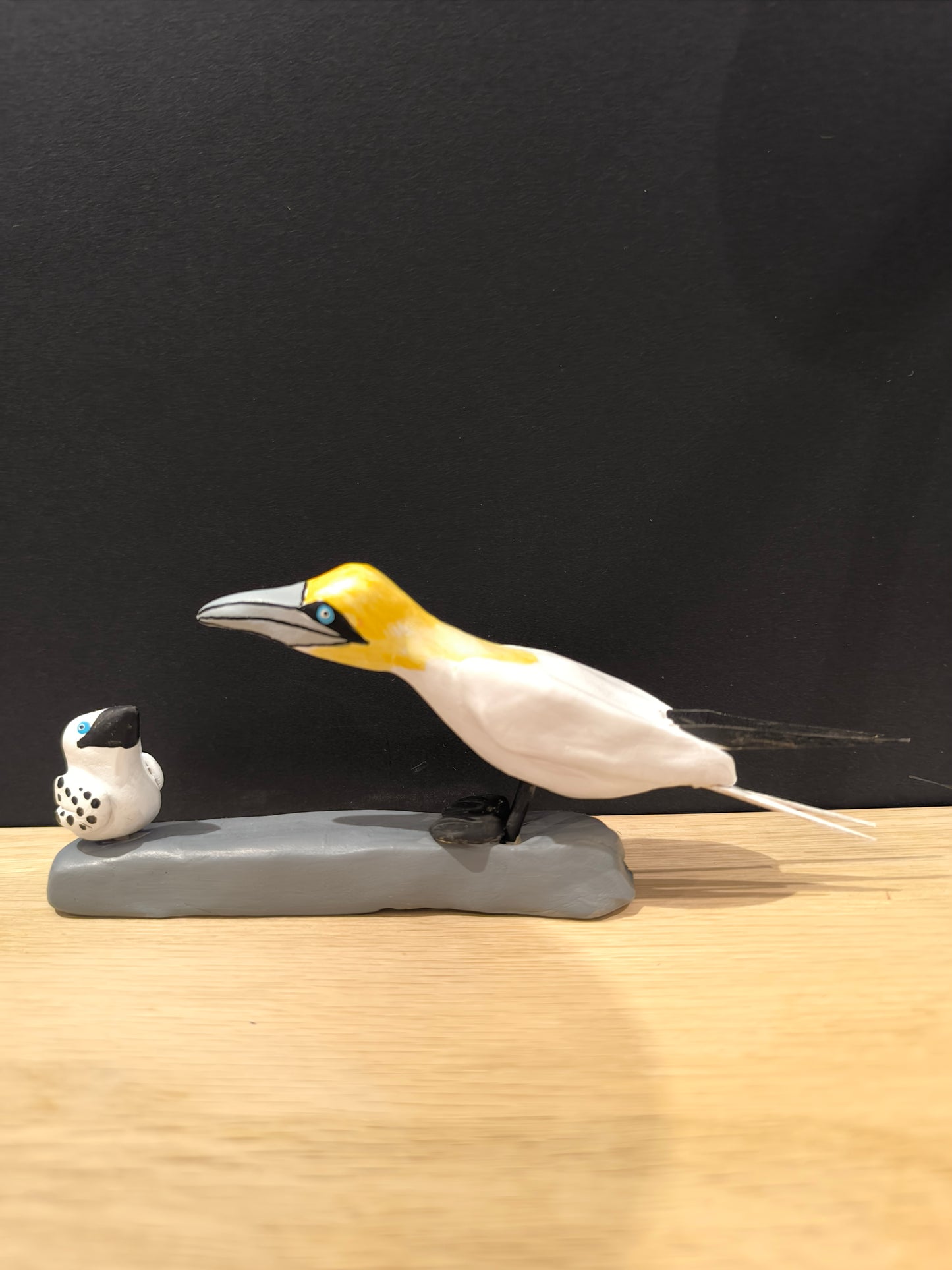 Northern Gannet Feeding Its Chick - Figurine 