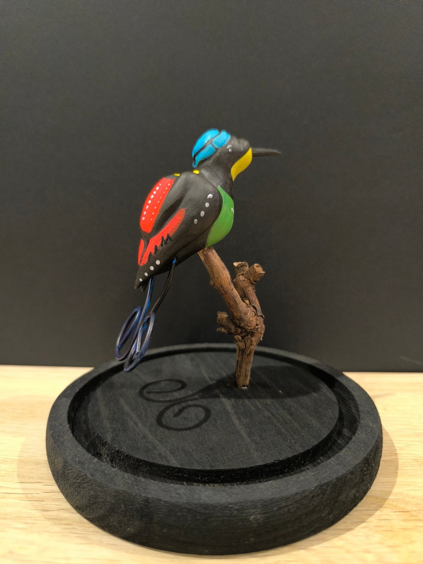 Figurine sculptée paradisier républicain. Fait main en France