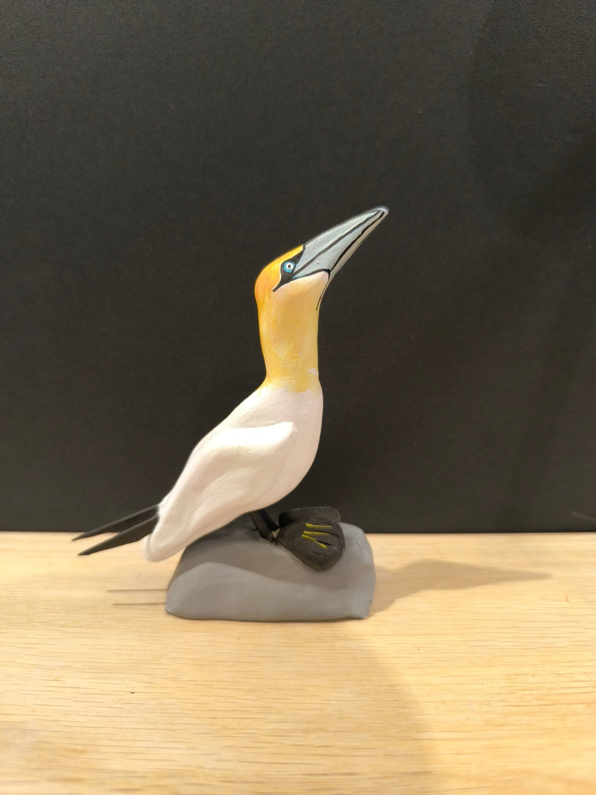 Figurine sculptée Fou de Bassan en position de Parade nuptiale