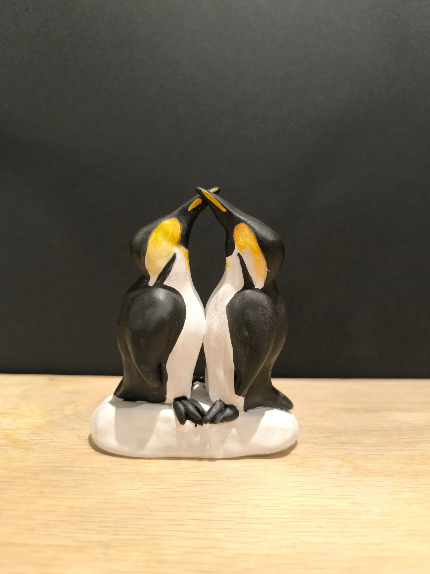 MANCHOTS EMPEREURS en parade nuptiale-Sculpture