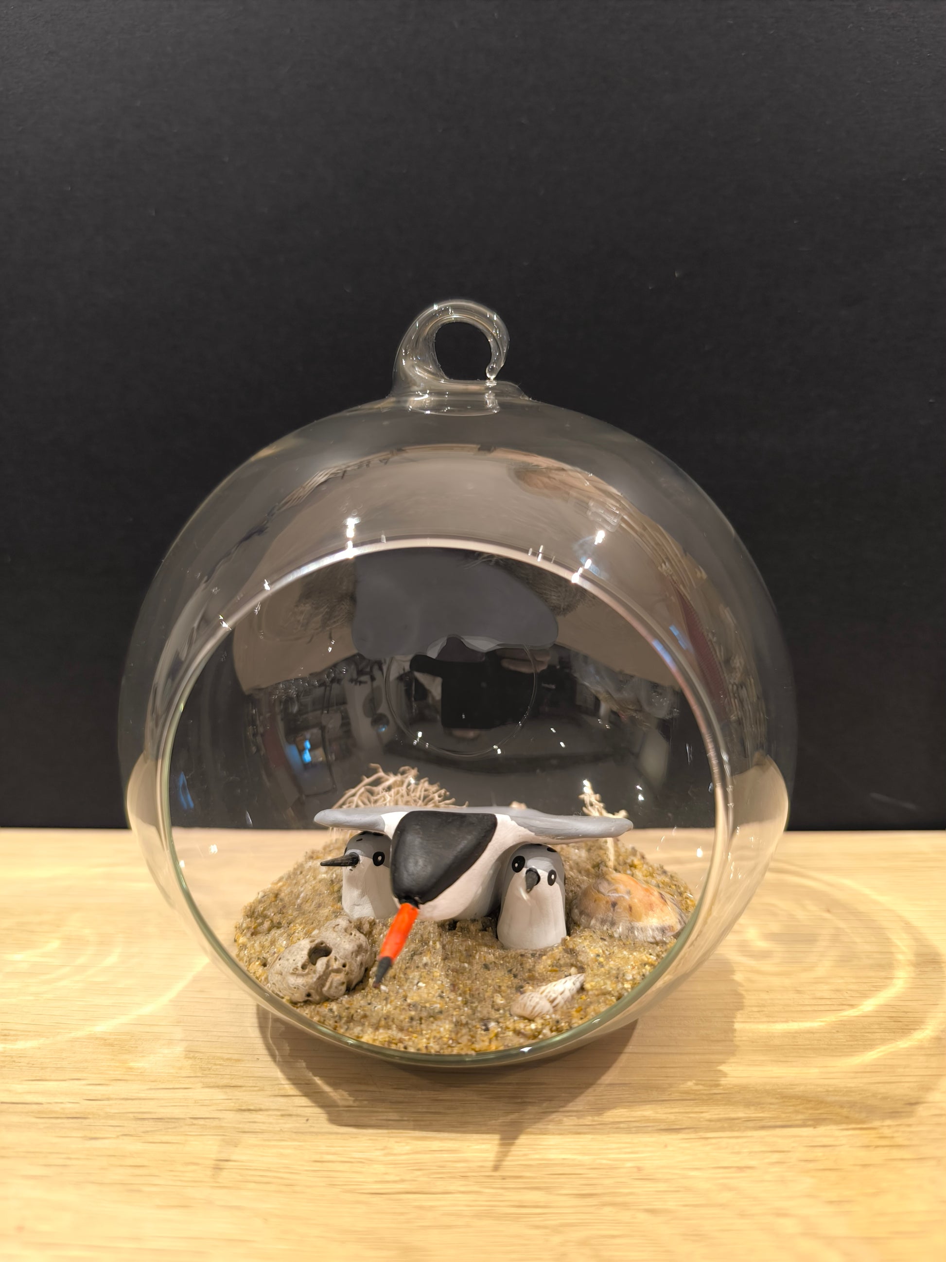 Figurine sculptée Sterne Pierregarin dans bulle de verre décorative. Fait main en France.